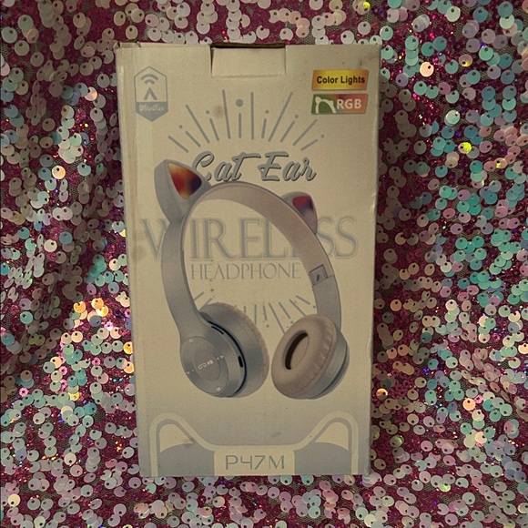 Cat Ear Wireless Headphones with RGB Lights - Picture 1 of 8